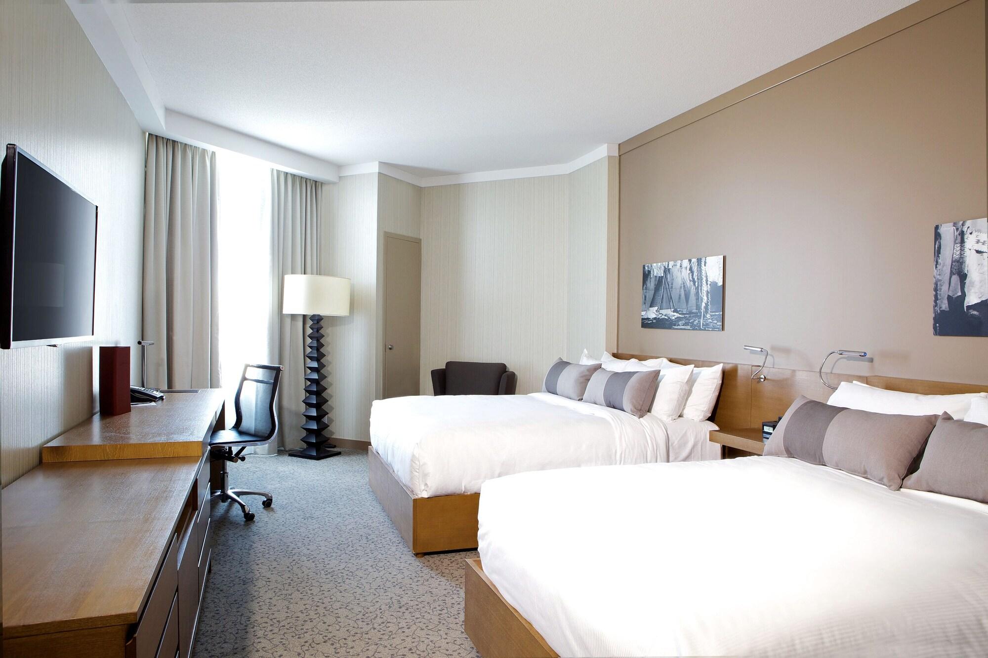 Grey Eagle Resort Calgary Bagian luar foto