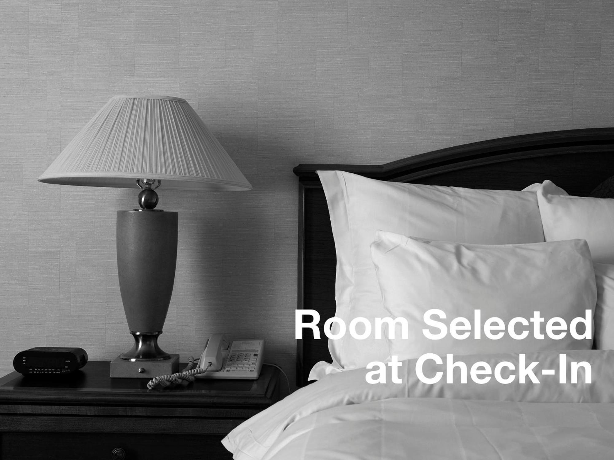 Grey Eagle Resort Calgary Bagian luar foto